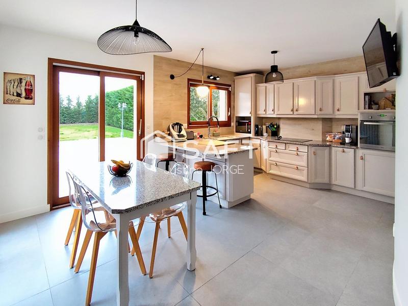 Maison - 228 m² - 7 pièces