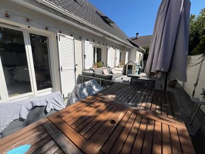 Maison - 93 m² - 5 pièces