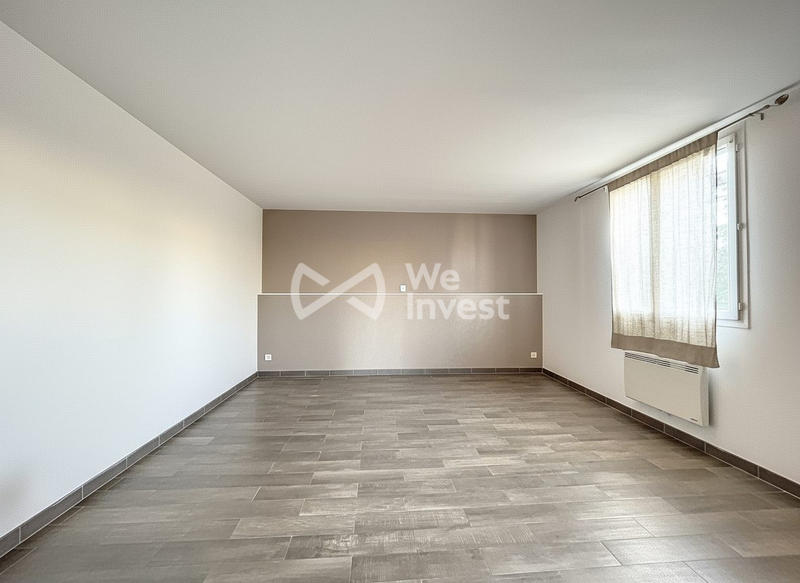 Maison traditionnelle - 230 m² - 9 pièces