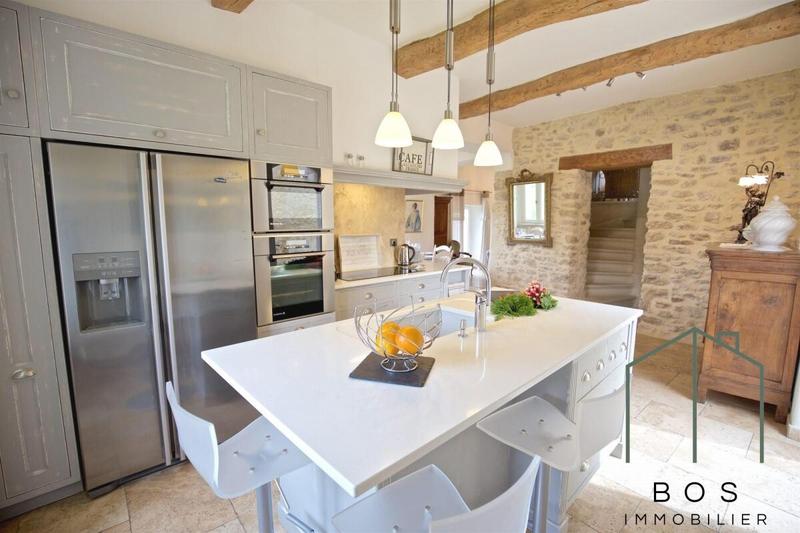 Maison - 200 m² - 6 pièces