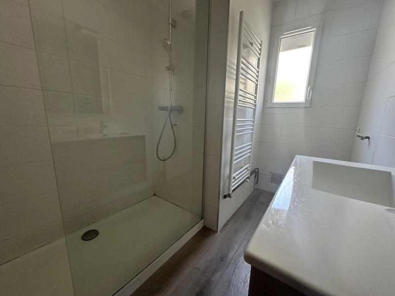 Maison - 181 m² - 9 pièces