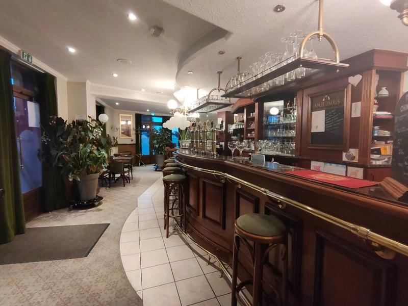 Magasins - 270 m² - 7 pièces