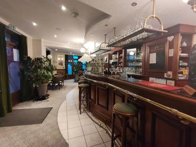 Magasins - 270 m² - 7 pièces