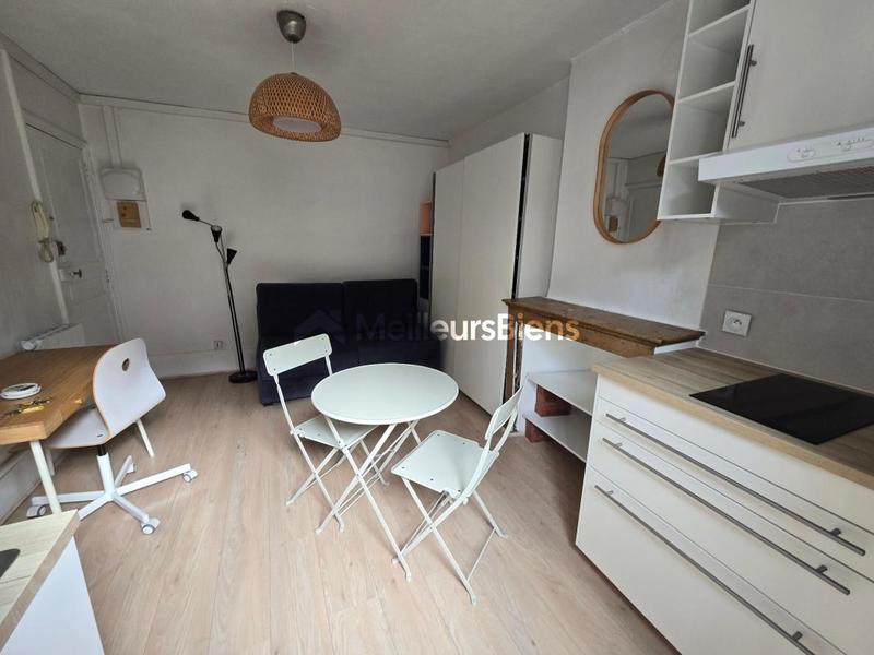 Studio - 15 m² - 1 pièce