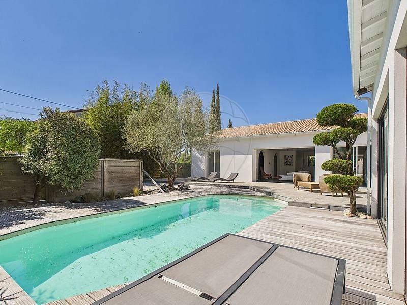 Maison - 186 m² - 7 pièces