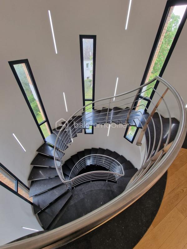 Demeure - 566 m² - 10 pièces