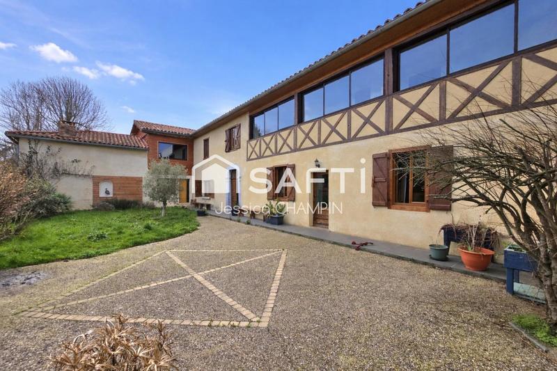 Maison de village - 329 m² - 11 pièces