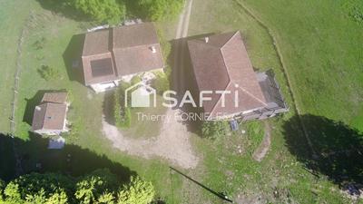 Maison - 232 m² - 7 pièces