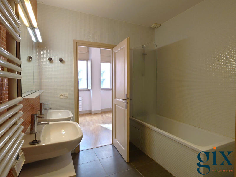 Appartement - 85 m² - 4 pièces