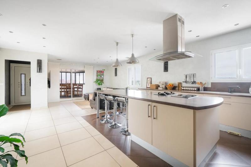 Villa - 260 m² - 10 pièces