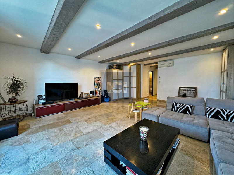 Duplex - 121 m² - 6 pièces