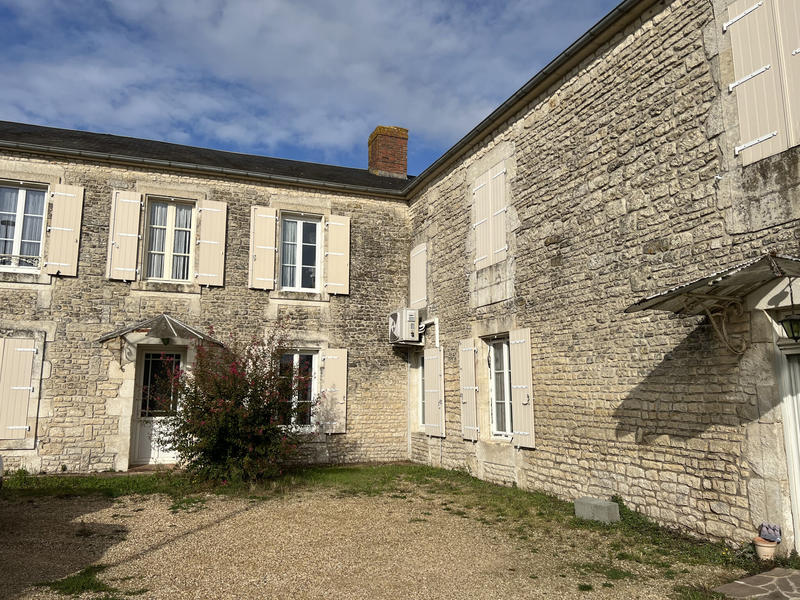 Maison - 209 m² - 6 pièces