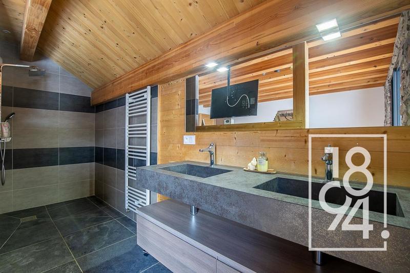 Châlet - 338 m² - 10 pièces