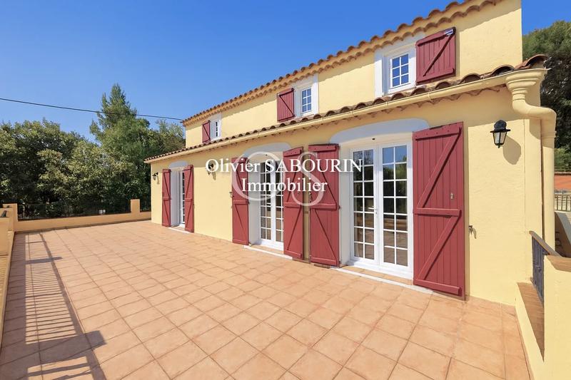 Villa - 206 m² - 8 pièces
