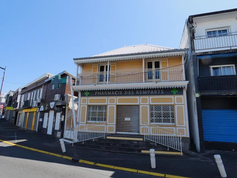 Maison - 280 m² - 9 pièces