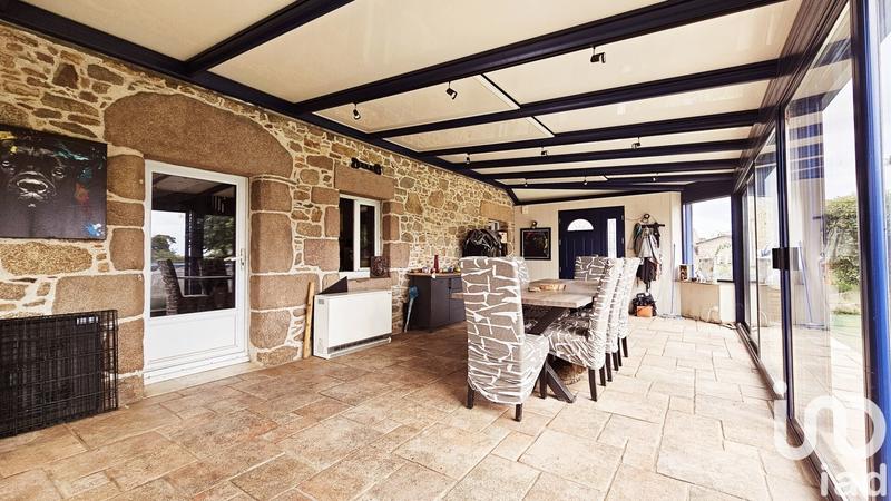 Maison - 237 m² - 9 pièces