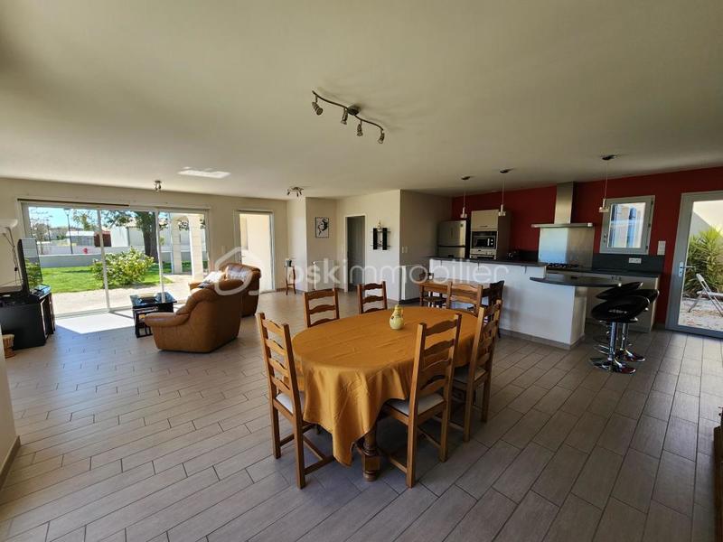 Maison traditionnelle - 146 m² - 5 pièces