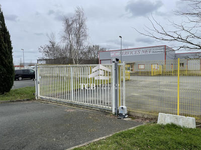 Local d'activités - 688 m²
