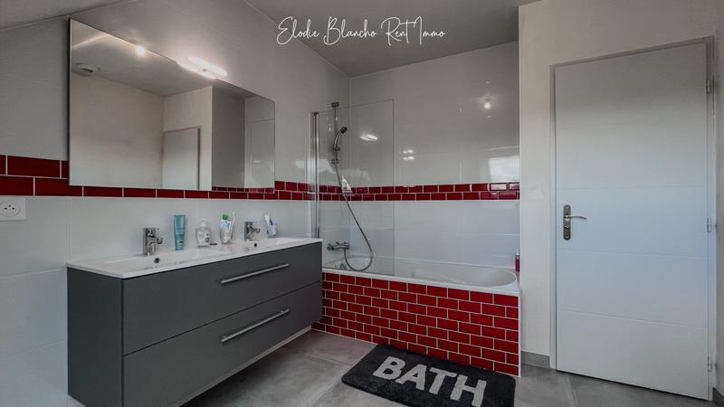 Maison - 110 m² - 6 pièces