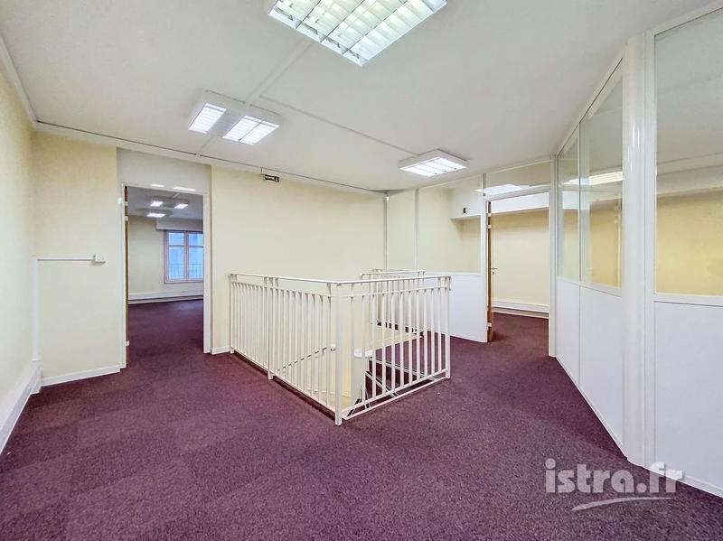 Local d'activités - 208 m² - 6 pièces