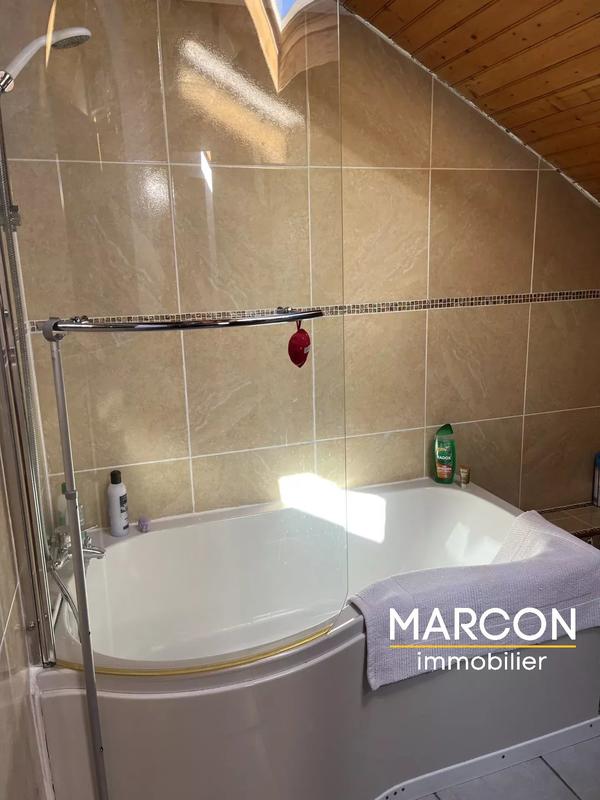 Maison - 122 m² - 5 pièces