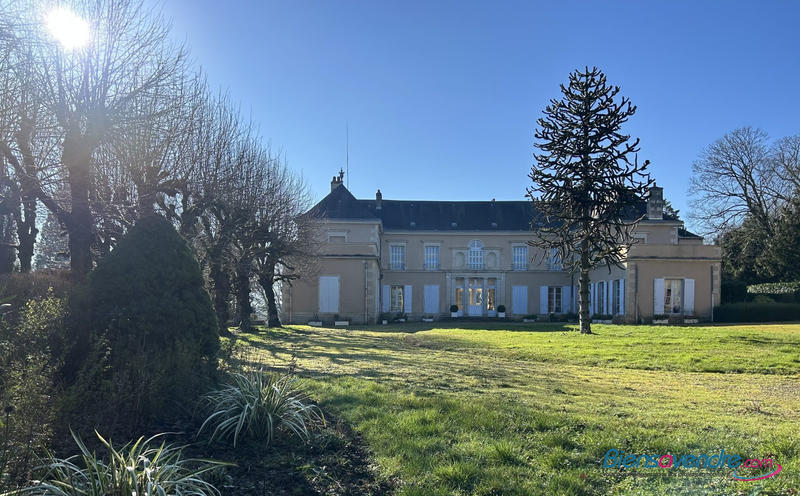 Château - 632 m² - 12 pièces