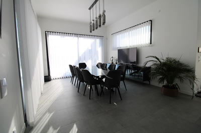 Maison - 330 m² - 11 pièces