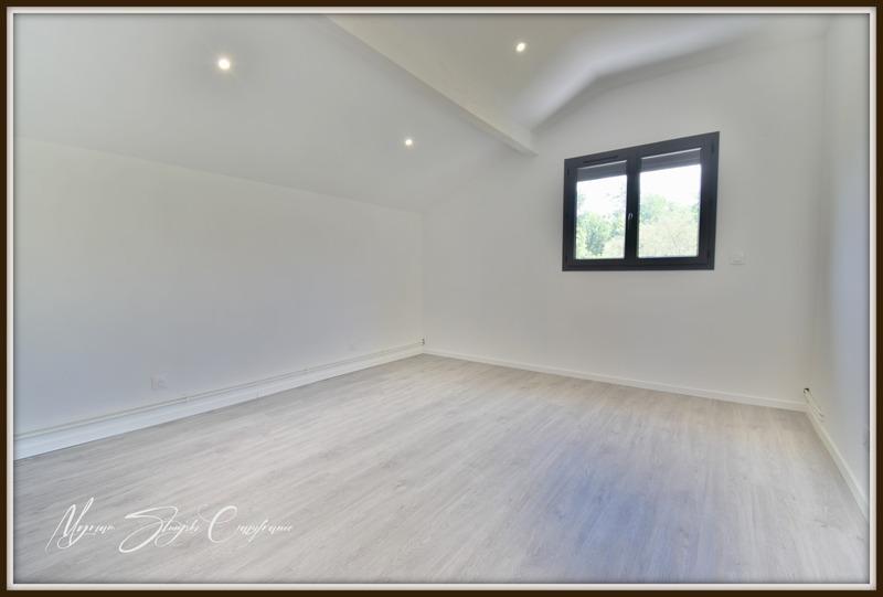 Maison - 185 m² - 7 pièces