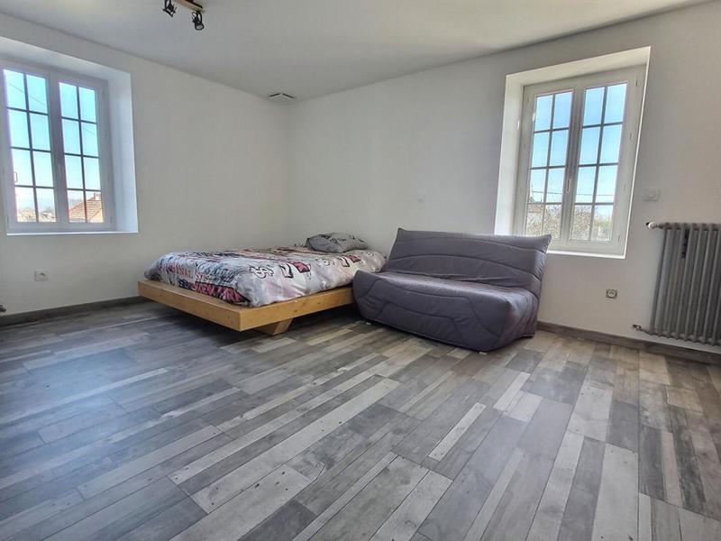 Maison - 180 m² - 9 pièces