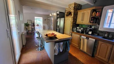 Maison - 220 m² - 9 pièces