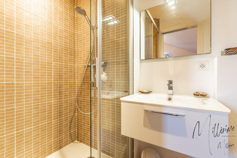 Maison - 166 m² - 7 pièces