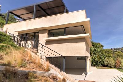 Maison - 180 m² - 5 pièces