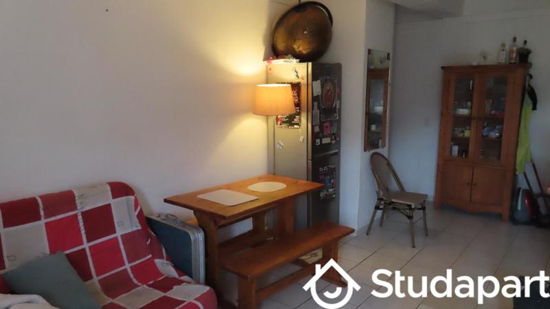 Chambre - 9 m² - 1 pièce