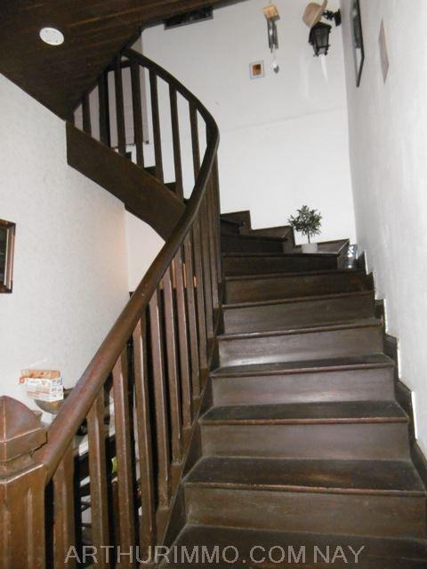 Maison - 290 m² - 9 pièces