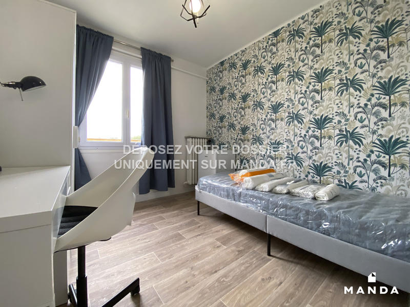 Chambre - 11 m² - 5 pièces