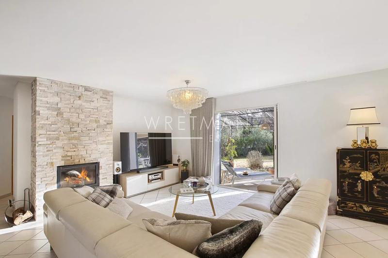 Villa - 253 m² - 12 pièces