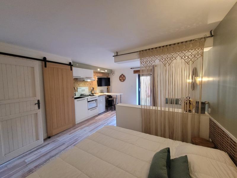 Propriété - 285 m² - 10 pièces