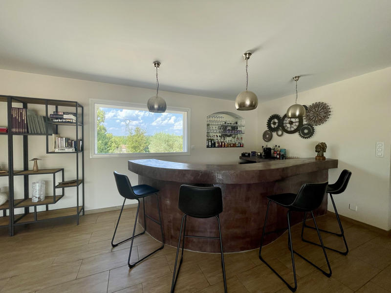 Maison - 203 m² - 5 pièces