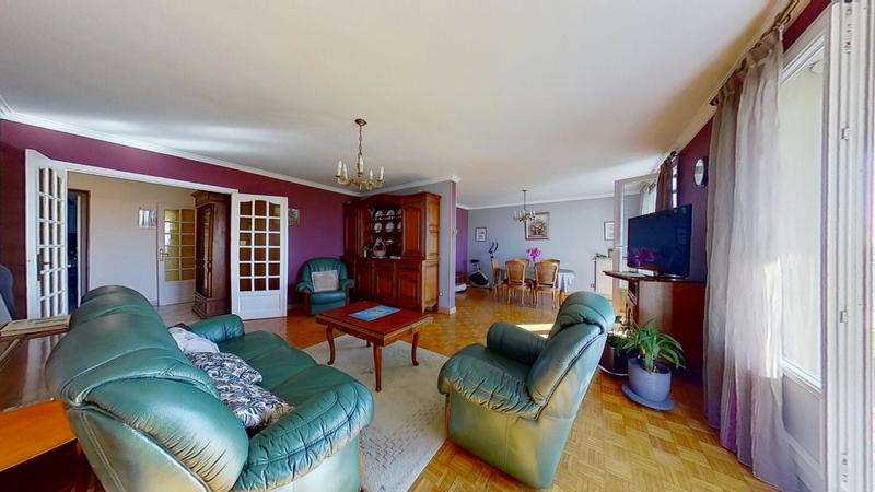 Appartement - 99 m² - 4 pièces