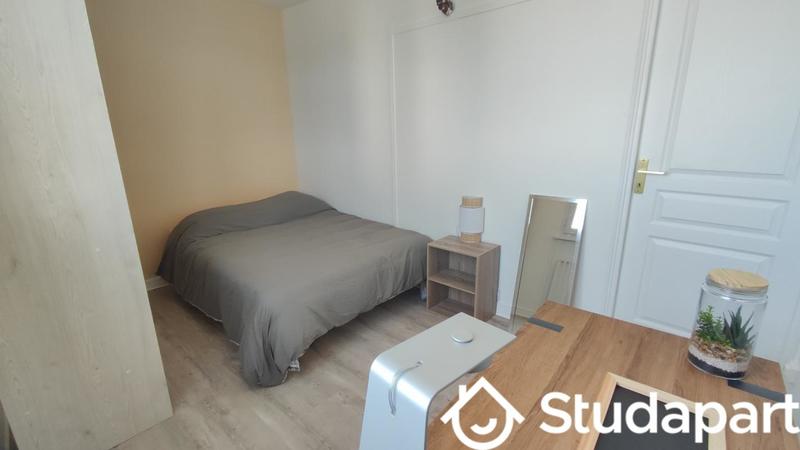 Chambre - 11 m² - 1 pièce