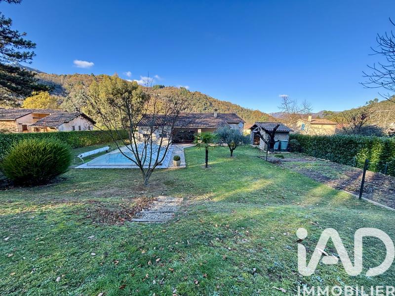 Maison - 97 m² - 4 pièces