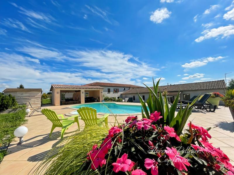 Maison - 605 m² - 18 pièces