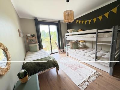 Maison - 177 m² - 7 pièces