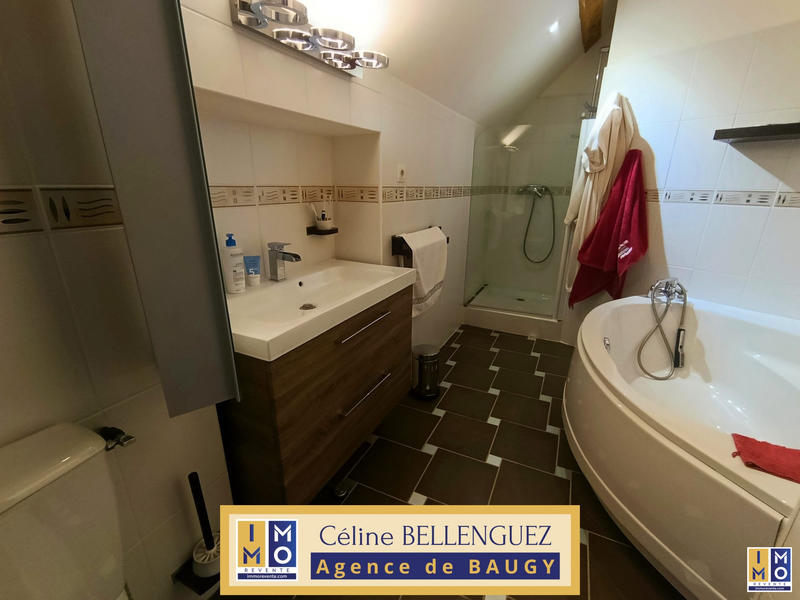 Maison - 238 m² - 8 pièces