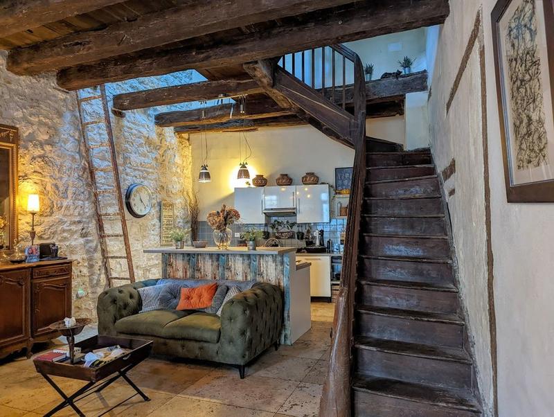 Maison - 280 m² - 8 pièces