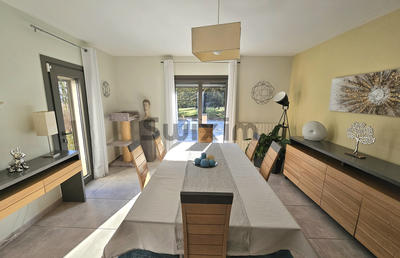 Maison - 205 m² - 6 pièces