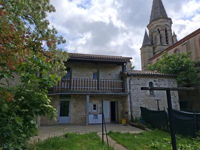 Maison - 113 m² - 9 pièces