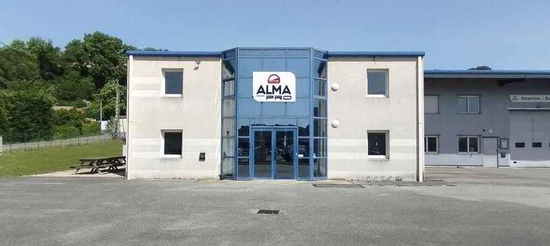 Entrepôt - 1 120 m² - 20 pièces