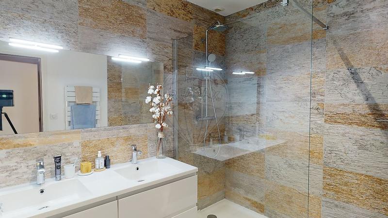 Duplex - 151 m² - 7 pièces