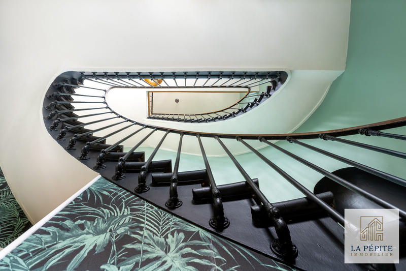 Maison - 306 m² - 10 pièces